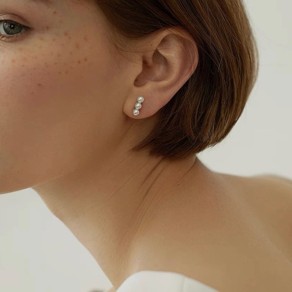 S925 Mini Akoya pearl bar studs - Picture 5 of 9